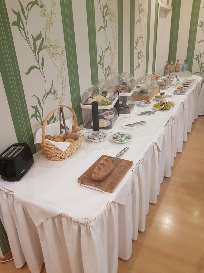 罗斯普兰酒店 阿尔滕堡 外观 照片